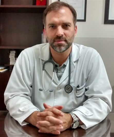 <em><strong>Dr. Hugo Martinez - Medico Clínico y Dermatólogo</strong></em>